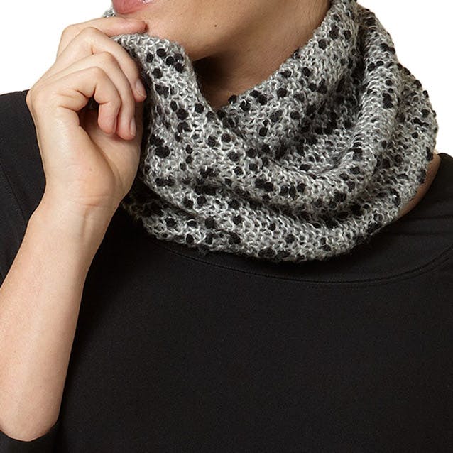 https://s3.amazonaws.com/activejunky/images/thefix_upload/AJ2/royal-robbins-poppy-muffler-popcorn-yarn-for-women-in-light-pewter-p-8344y_03-1500.2.jpg