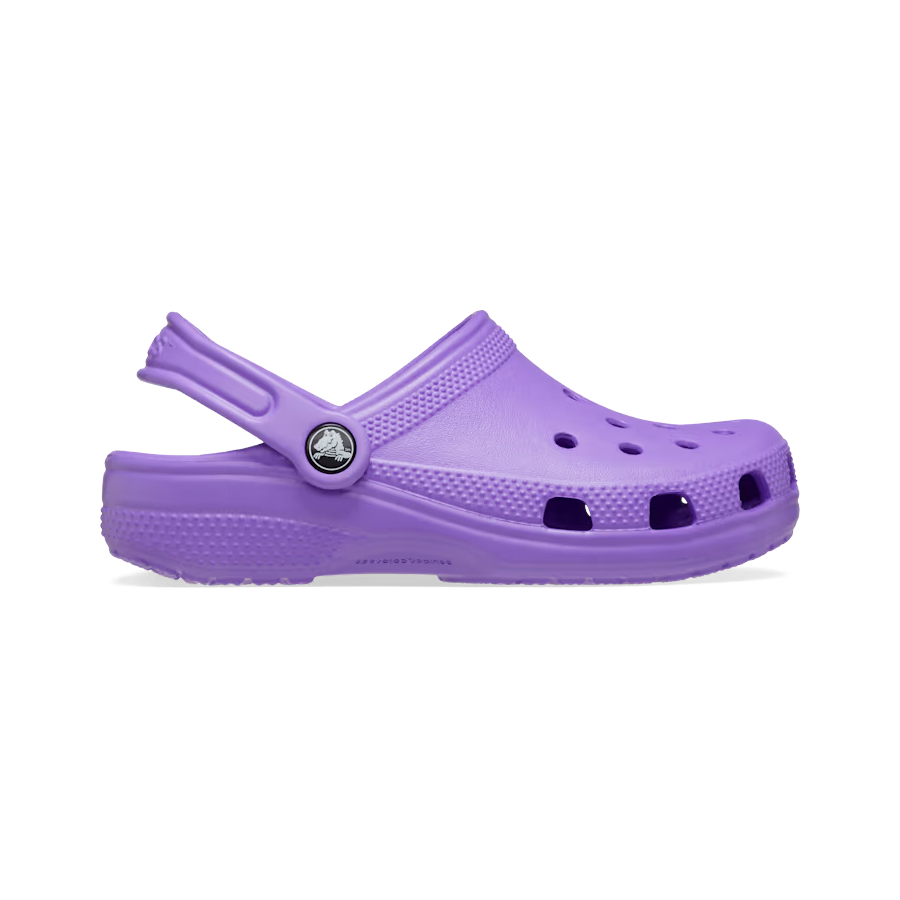 https://activejunky-cdn.s3.amazonaws.com/aj-content/crocs-kids-clog-2.png